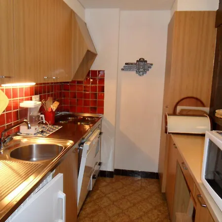 One-bedroom Grain D'or 217 아파트